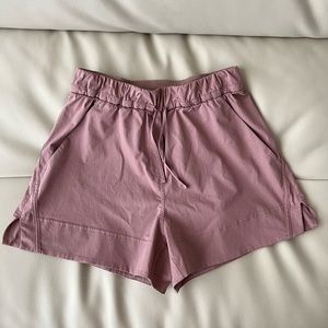 Lululemon cinchable waist high rise woven short 3.5”